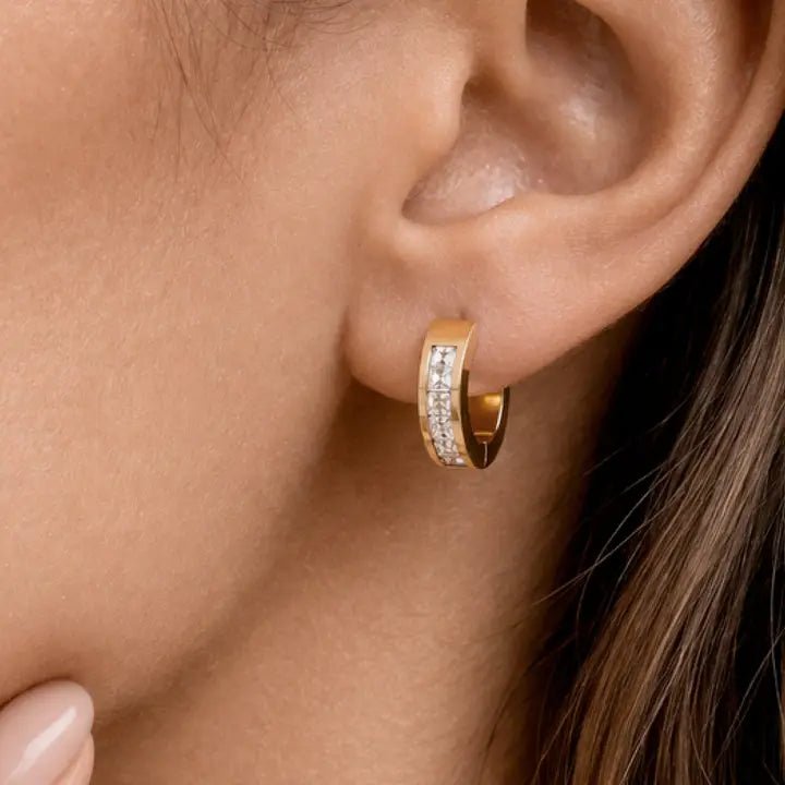 Small Carabiner Round Hoop Earrings In Gold - Infinity Raine