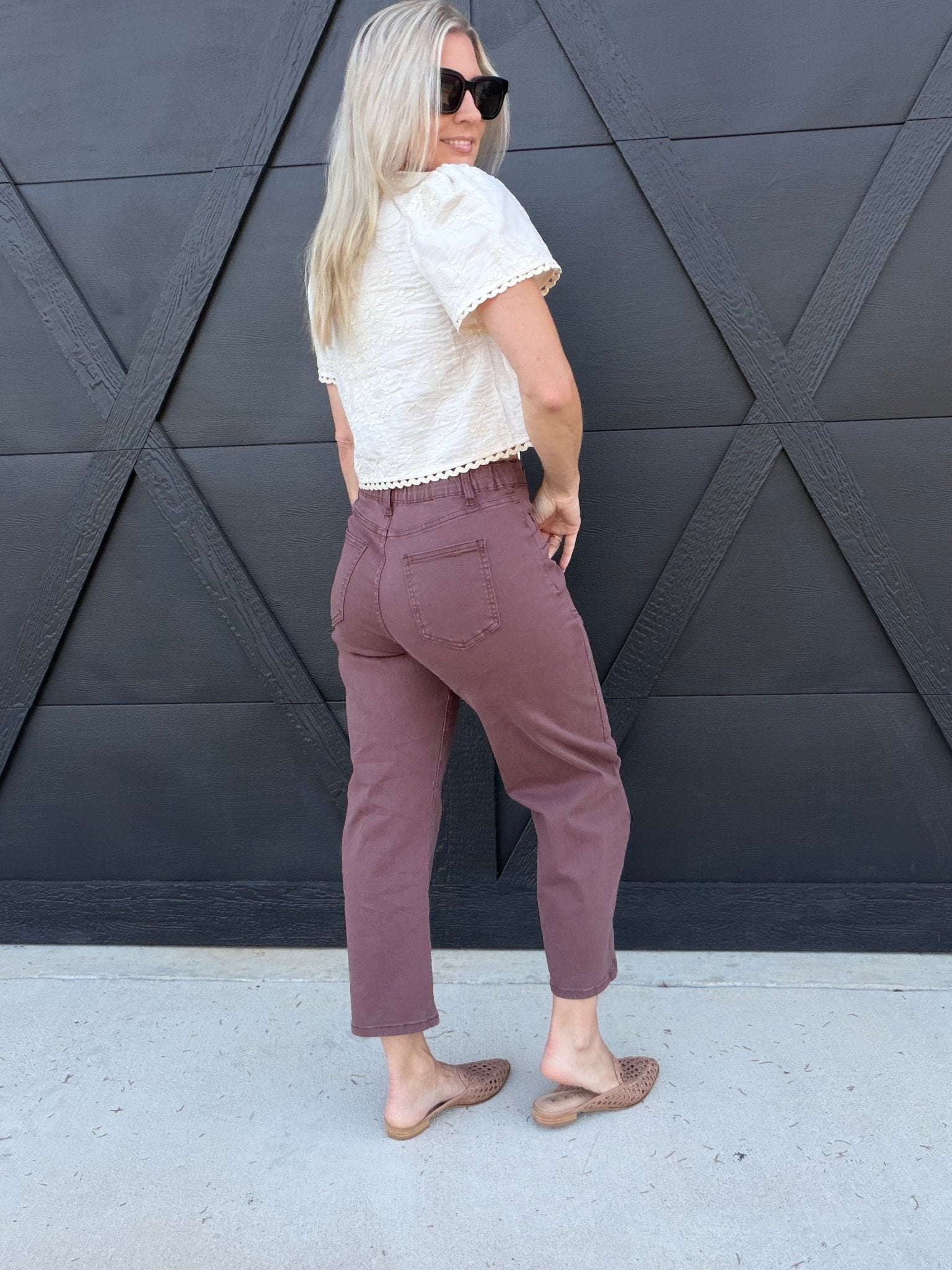 Square Patch Pocket Ankle-Length Barrel Jeans In Coffee - Infinity Raine
