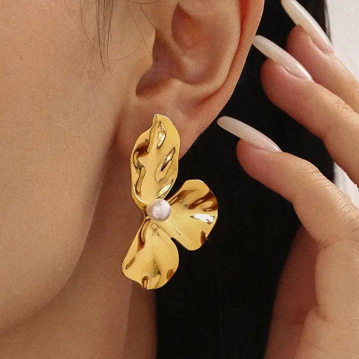 Vintessa 18K Gold Non-Tarnish Flower Shell Pearl Earrings - Infinity Raine