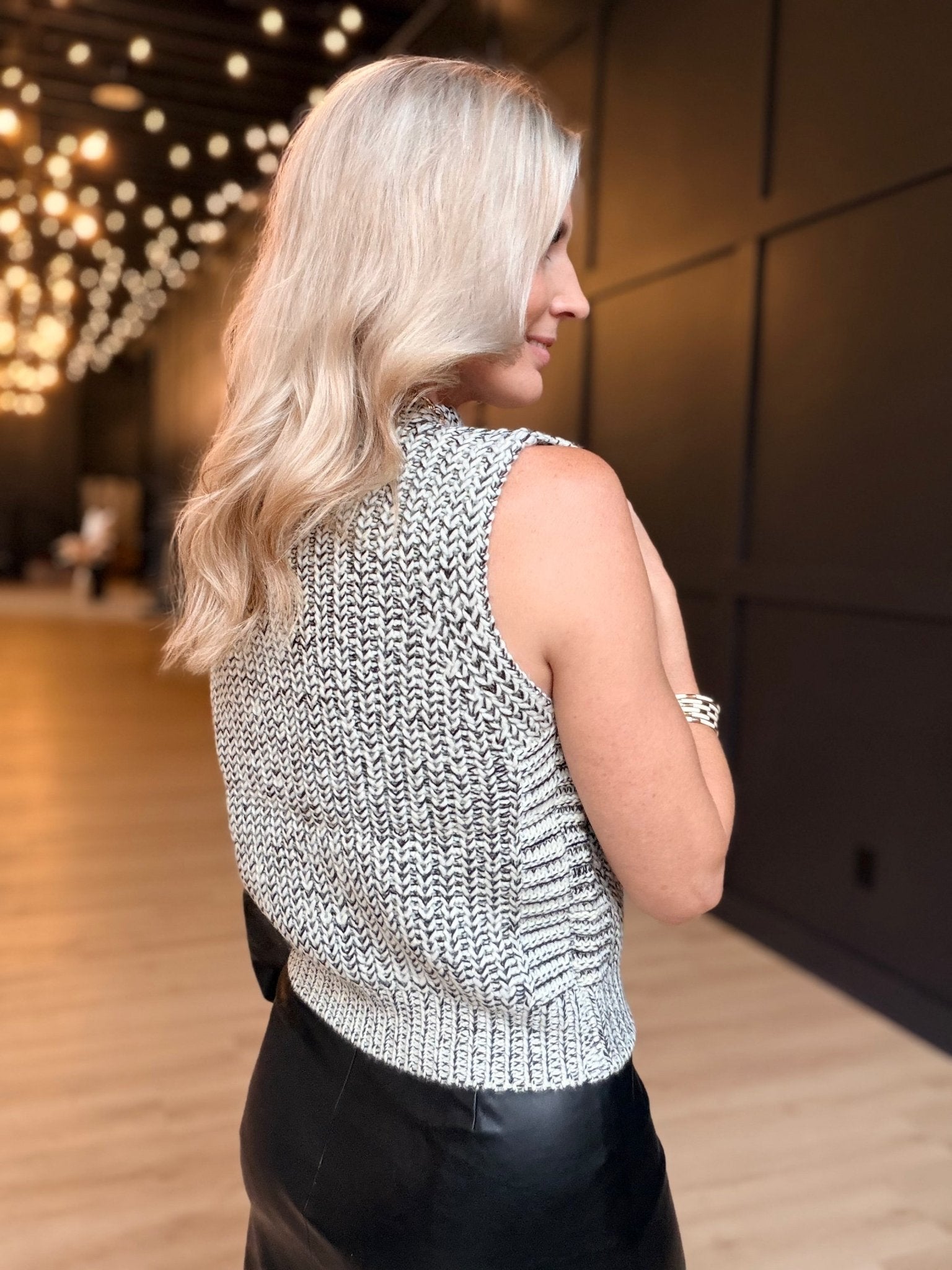 Williams Sleeveless Sweater in Ivory Black - Infinity Raine