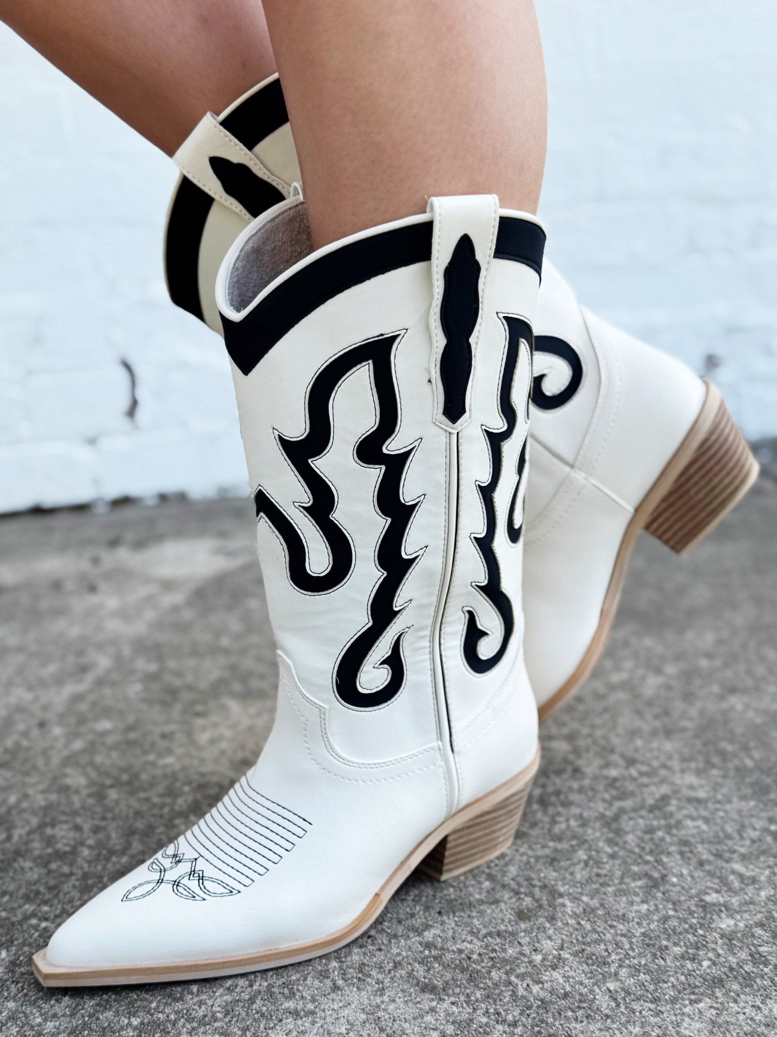 Yaya Boots In Bone - Infinity Raine