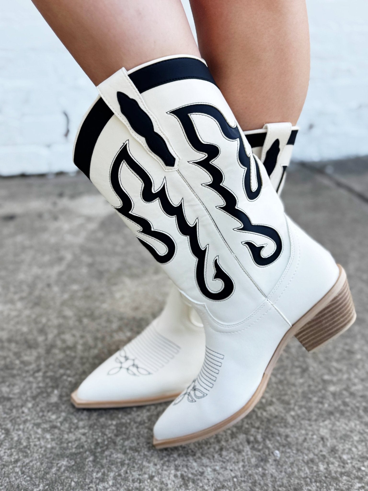 Yaya Boots In Bone - Infinity Raine
