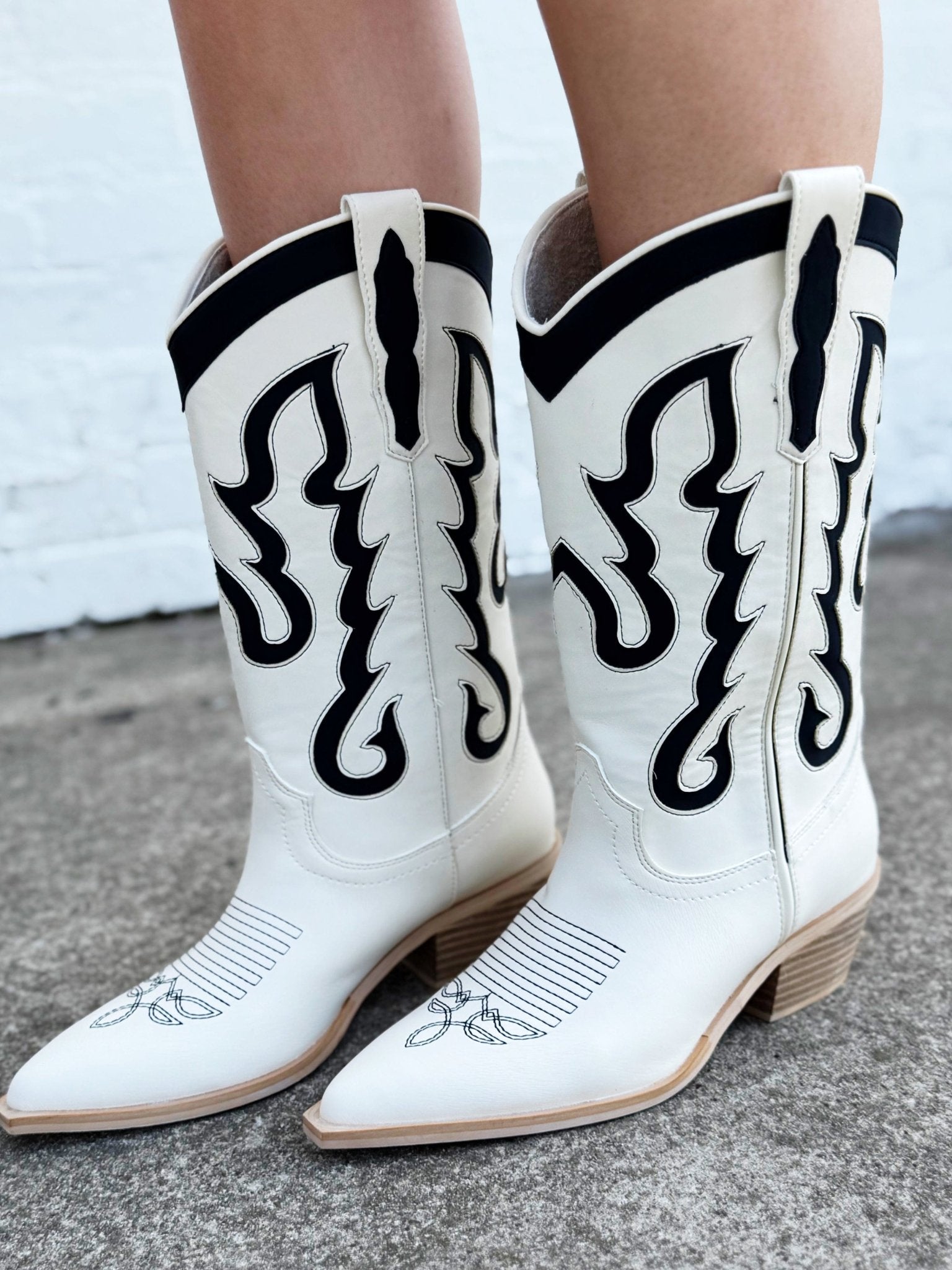 Yaya Boots In Bone - Infinity Raine